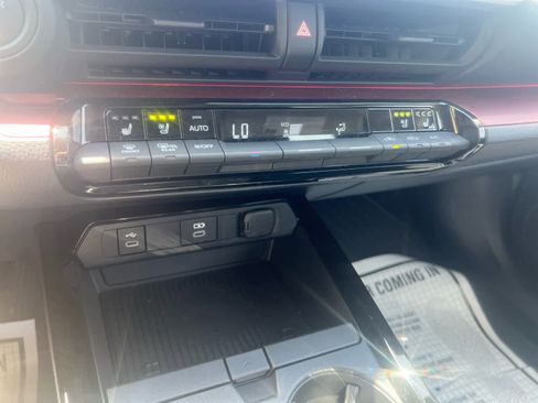 Certified 2024 Toyota Prius Prime Premium image 25