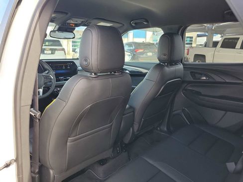 Used 2025 Chevrolet TrailBlazer ACTIV w/ Convenience Package image 8