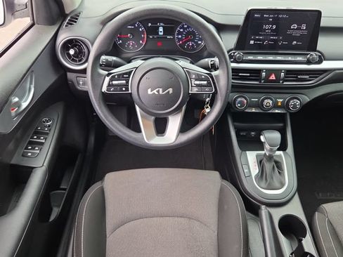 Used 2023 Kia Forte LXS w/ LXS Technology Package FWD image 15