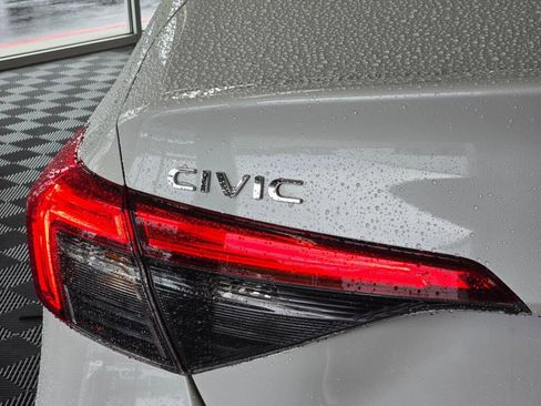Used 2023 Honda Civic Sport image 13