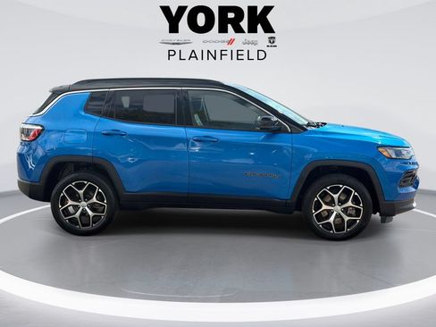 Used 2024 Jeep Compass Limited AWD/4WD image 4
