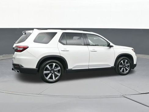 Used 2025 Honda Pilot Touring image 14