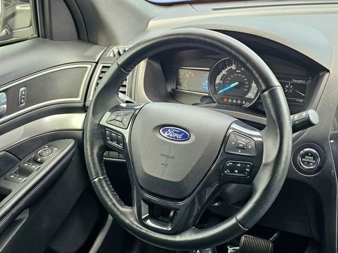 Used 2017 Ford Explorer XLT w/ Equipment Group 202A FWD image 29