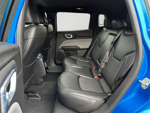 Used 2024 Jeep Compass Latitude image 15