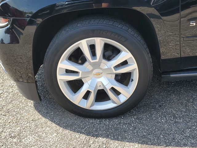Used 2017 Chevrolet Suburban Premier AWD/4WD image 8