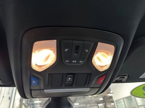 Used 2022 RAM 1500 Big Horn AWD/4WD image 32