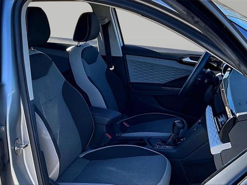 Used 2023 Volkswagen Taos S image 7