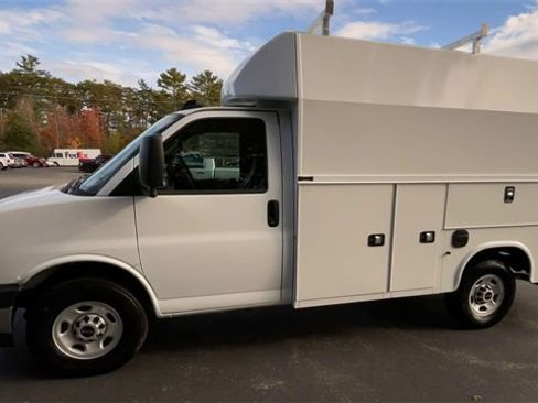 New 2025 GMC Savana 3500 w/ Power Convenience Package image 5