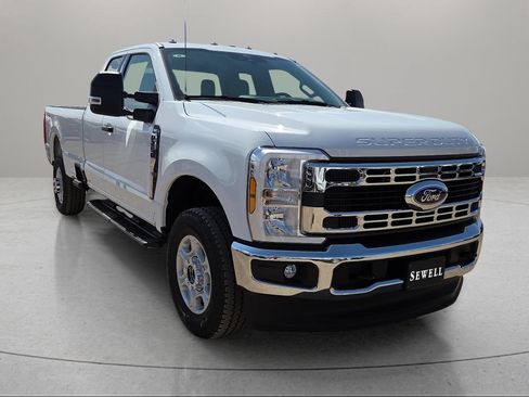 New 2026 Ford F250 XLT w/ FX4 Off-Road Package AWD/4WD image 6