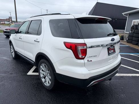 Used 2017 Ford Explorer Limited w/ Equipment Group 301A AWD/4WD image 3
