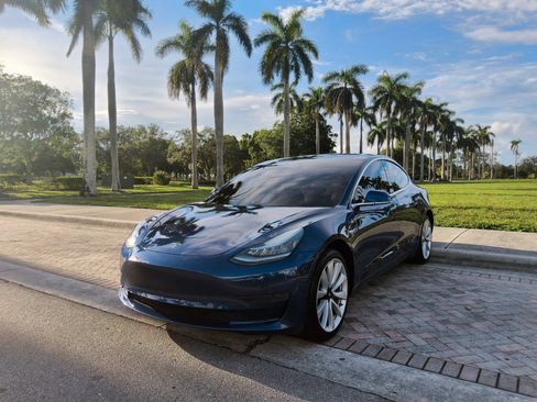 Used 2019 Tesla Model 3 RWD image 3