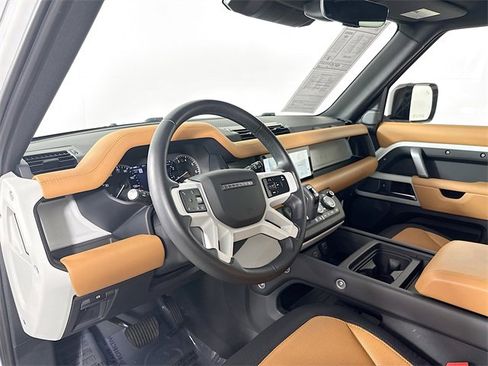 Certified 2023 Land Rover Defender 110 X-Dynamic SE image 9