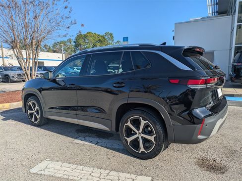 Certified 2025 Volkswagen Tiguan SE image 12