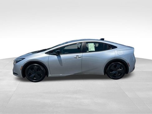 Used 2026 Toyota Prius LE FWD image 2