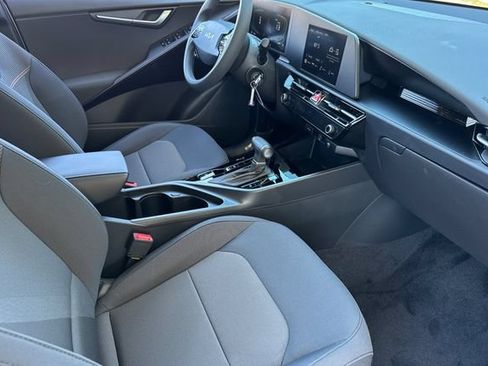 New 2026 Kia Niro LX FWD image 19