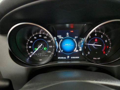 Used 2020 Jaguar F-PACE Premium AWD/4WD image 18