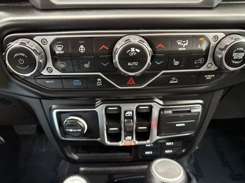 Used 2023 Jeep Wrangler Unlimited w/ Sun & Screen Package AWD/4WD image 20