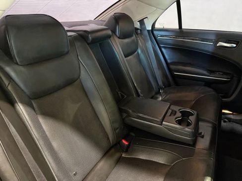 Used 2022 Chrysler 300 Touring L w/ Safetytec Plus Group image 30