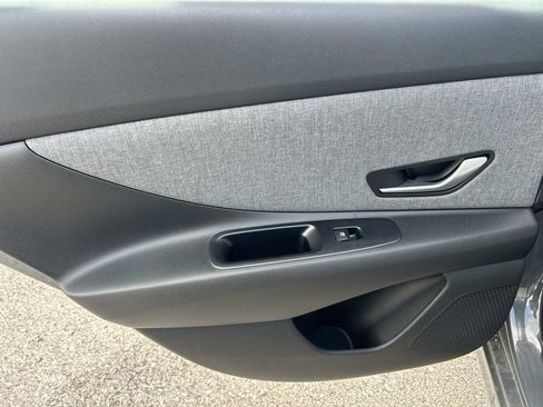 New 2026 Hyundai Elantra Limited FWD image 21