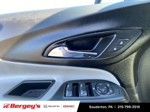 Certified 2020 Chevrolet Equinox LS FWD image 27