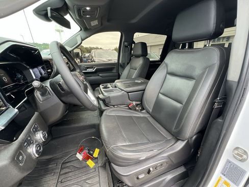 Used 2024 GMC Sierra 2500 SLT w/ LPO, GMC Protection Package image 29