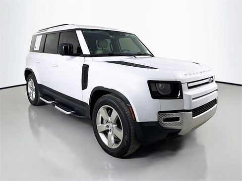 Used 2023 Land Rover Defender 110 SE image 3