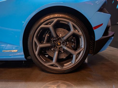 Used 2023 Lamborghini Huracan EVO image 23