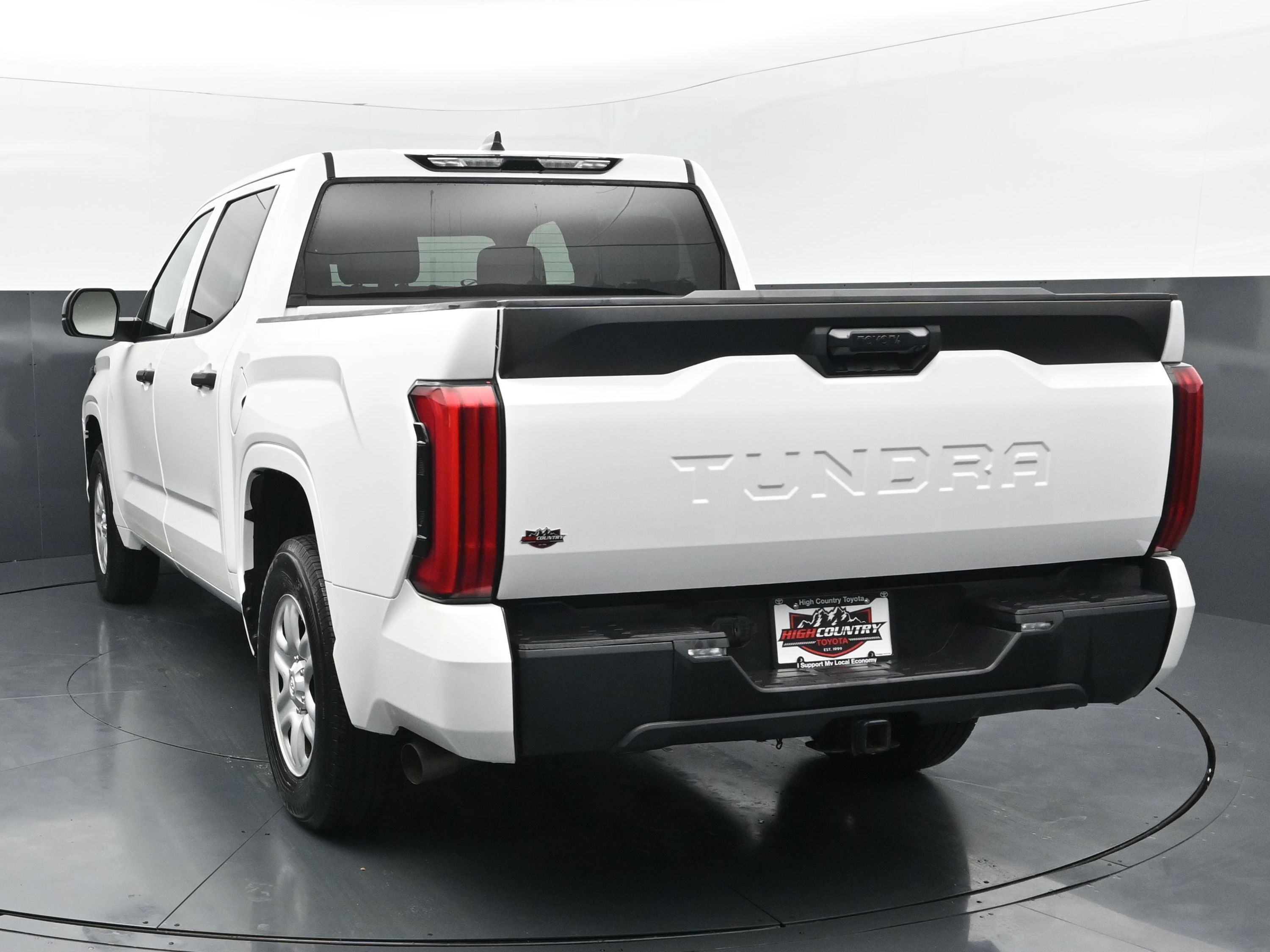 Used 2022 Toyota Tundra SR w/ SR Tow Package RWD image 4