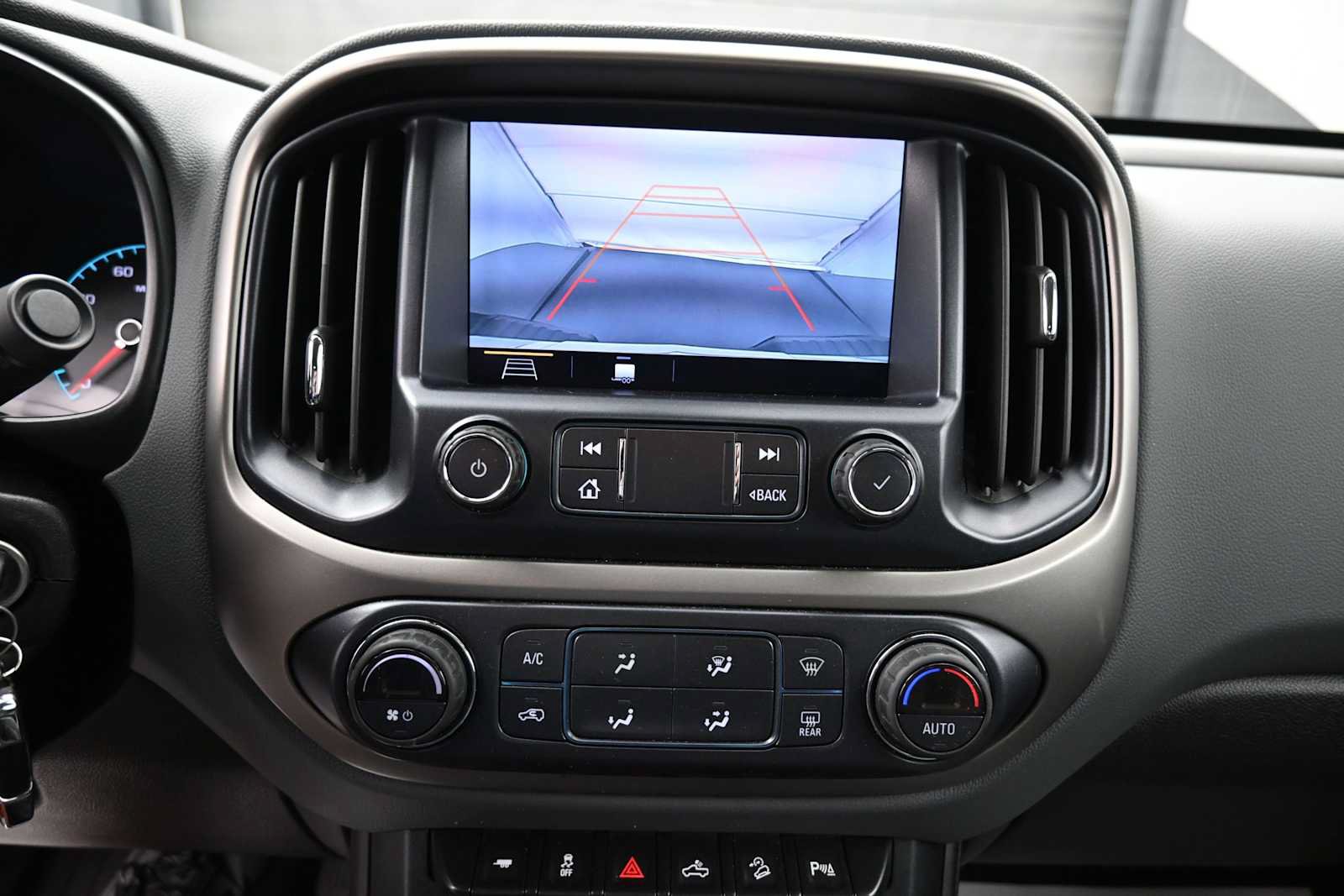 Used 2019 Chevrolet Colorado Z71 w/ Z71 Midnight Edition AWD/4WD image 8