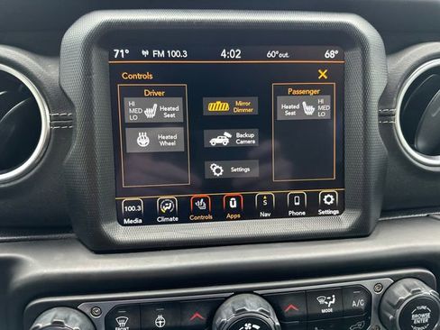 Used 2023 Jeep Wrangler Unlimited Sahara w/ Cold Weather Group AWD/4WD image 25