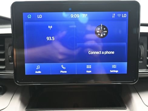 Used 2023 Ford Explorer XLT image 15