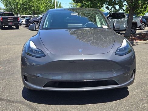Used 2023 Tesla Model Y Long Range AWD/4WD image 2