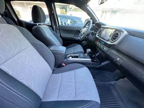 Used 2021 Toyota Tacoma TRD Off-Road AWD/4WD image 16
