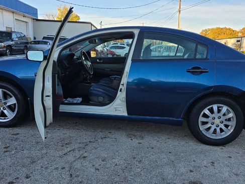 Used 2009 Mitsubishi Galant ES image 3