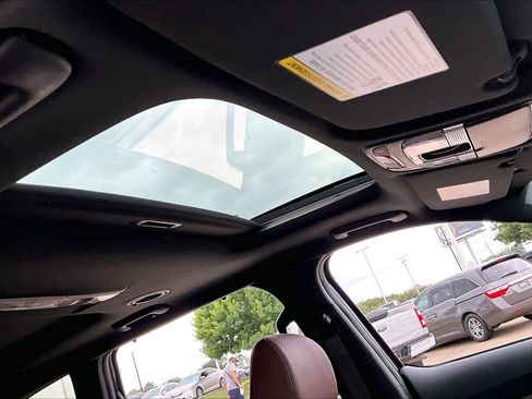Used 2025 Kia Telluride SX w/ SX Captain's Chair Package FWD image 24