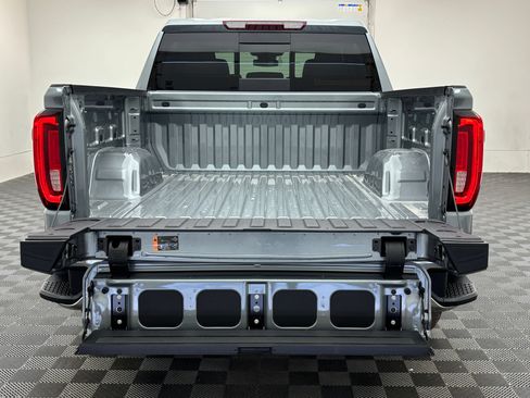 New 2026 GMC Sierra 1500 SLT w/ SLT Premium Package AWD/4WD image 11
