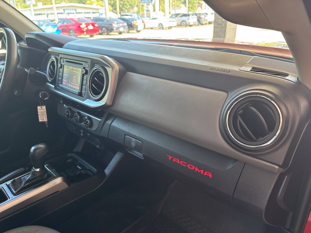 Used 2018 Toyota Tacoma SR5 RWD image 16