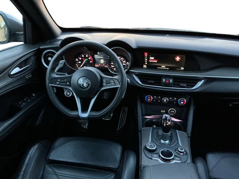 Used 2018 Alfa Romeo Stelvio Ti Sport image 13