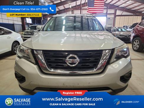 Used 2018 Nissan Pathfinder SV image 7