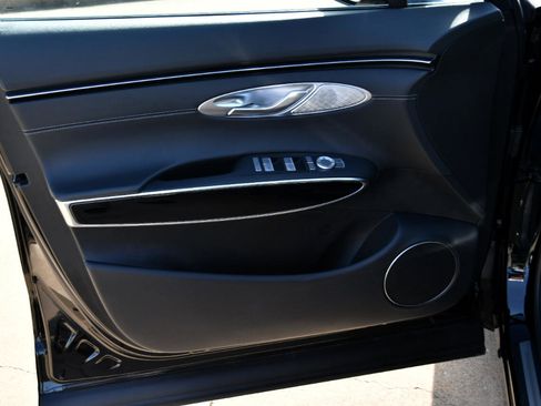 Used 2025 Genesis GV70 2.5T image 7