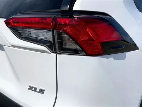 Used 2025 Toyota RAV4 XLE FWD image 30