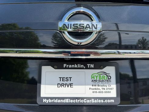 Used 2019 Nissan Rogue SL w/ Premium Package FWD image 3