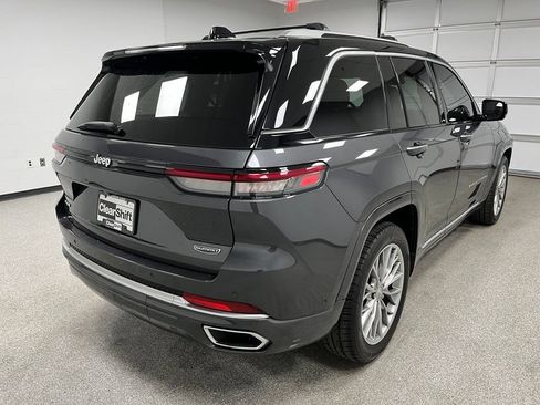 Used 2022 Jeep Grand Cherokee Summit w/ Luxury Tech Group V AWD/4WD image 10