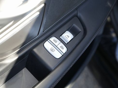 Used 2019 BMW 750i xDrive image 32