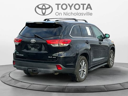 Used 2018 Toyota Highlander XLE image 6