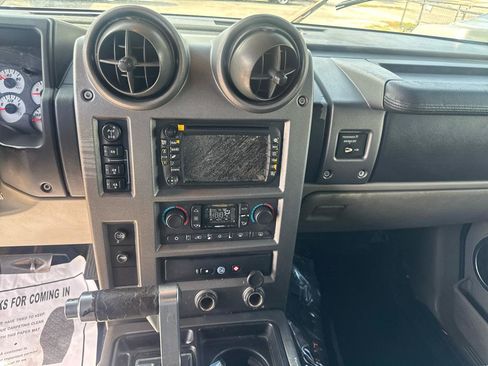 Used 2004 HUMMER H2 w/ Preferred Equipment Group AWD/4WD image 14