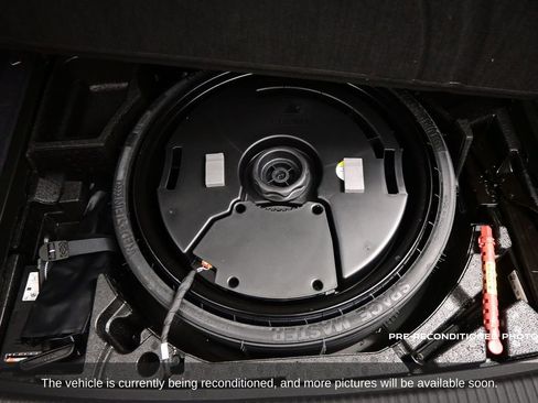 Used 2024 Audi Q5 2.0T Premium w/ Convenience Package image 36