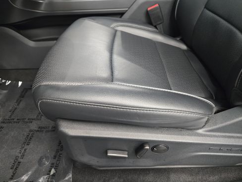 Used 2025 Ford F150 Lariat w/ Equipment Group 501A Mid image 26