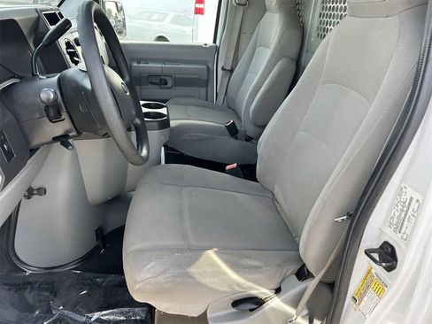 Used 2014 Ford E-250 and Econoline 250 image 16