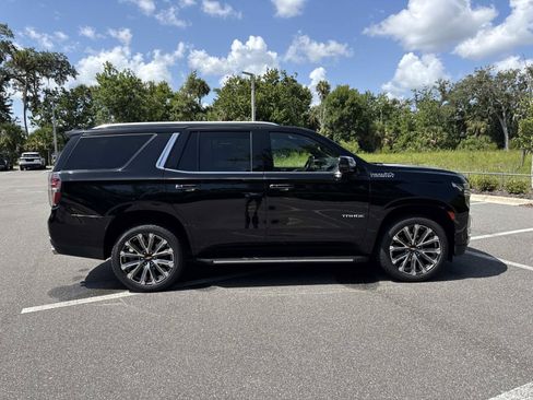 Used 2023 Chevrolet Tahoe High Country AWD/4WD image 2